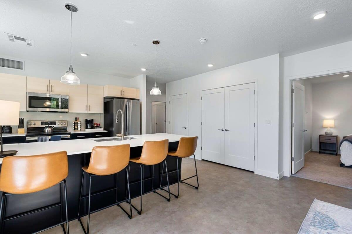 2Br Luxury Urban Escape Balcony & Fitness Center Appartement Salt Lake City Buitenkant foto