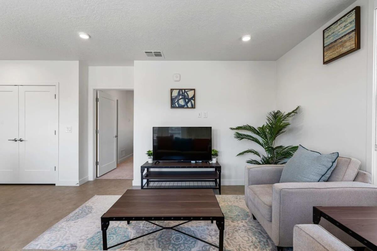 2Br Luxury Urban Escape Balcony & Fitness Center Appartement Salt Lake City Buitenkant foto